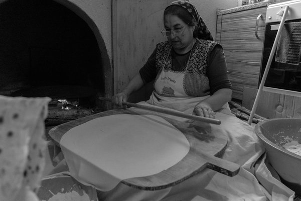 How Are UK Kitchens Adapting to Emerging Culinary Trends?