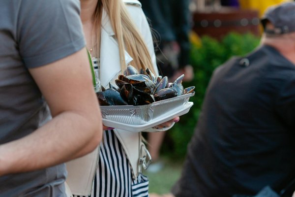 What are the must-have UK kitchen accessories for home chefs?